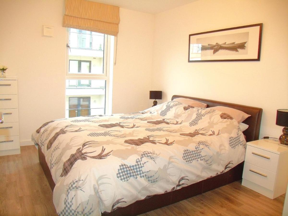 New Central Woking 1 And 2 Bedroom Apartments With Free Gym, Close To Train Station Exterior foto