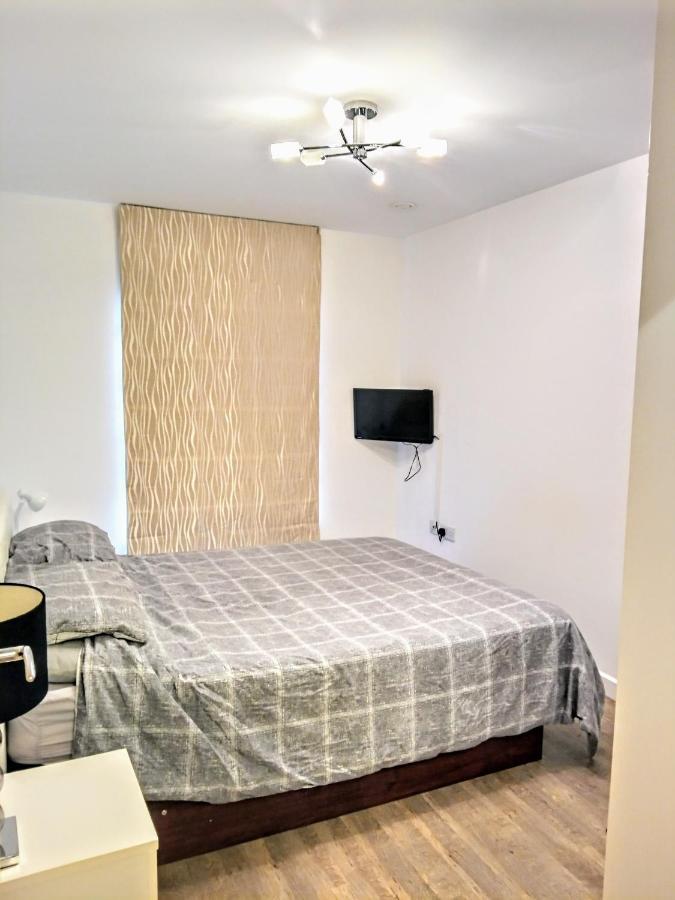 New Central Woking 1 And 2 Bedroom Apartments With Free Gym, Close To Train Station Exterior foto